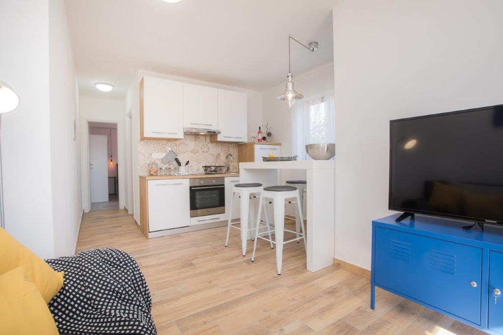 Apartment Mate